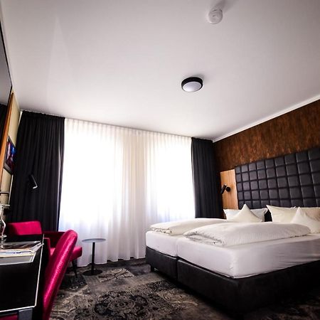 Hotel Roter Loewe Ульм Екстер'єр фото