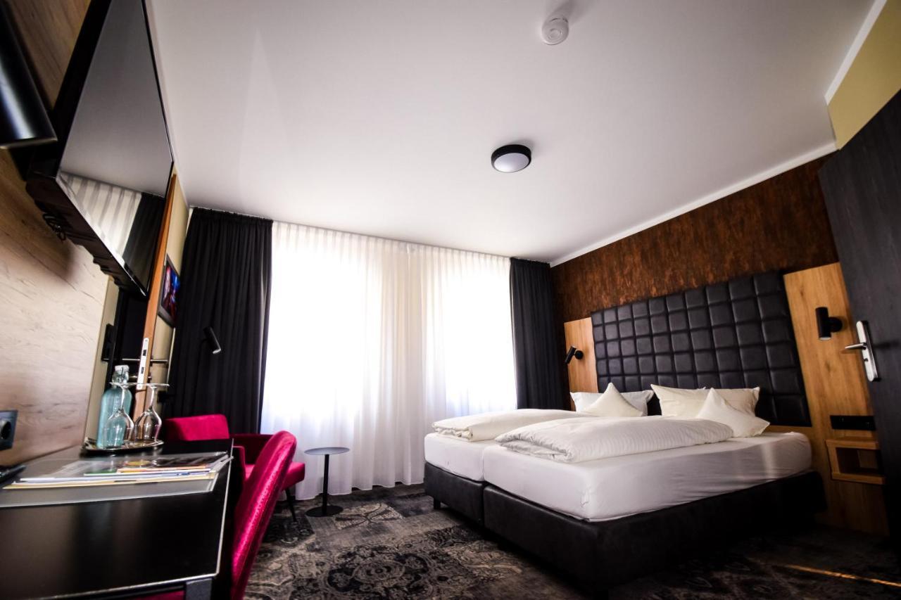 Hotel Roter Loewe Ульм Екстер'єр фото