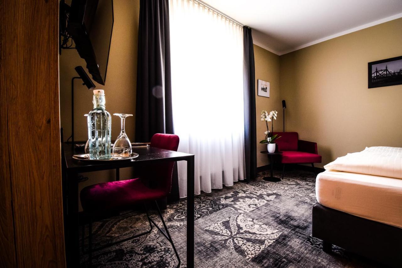 Hotel Roter Loewe Ульм Екстер'єр фото
