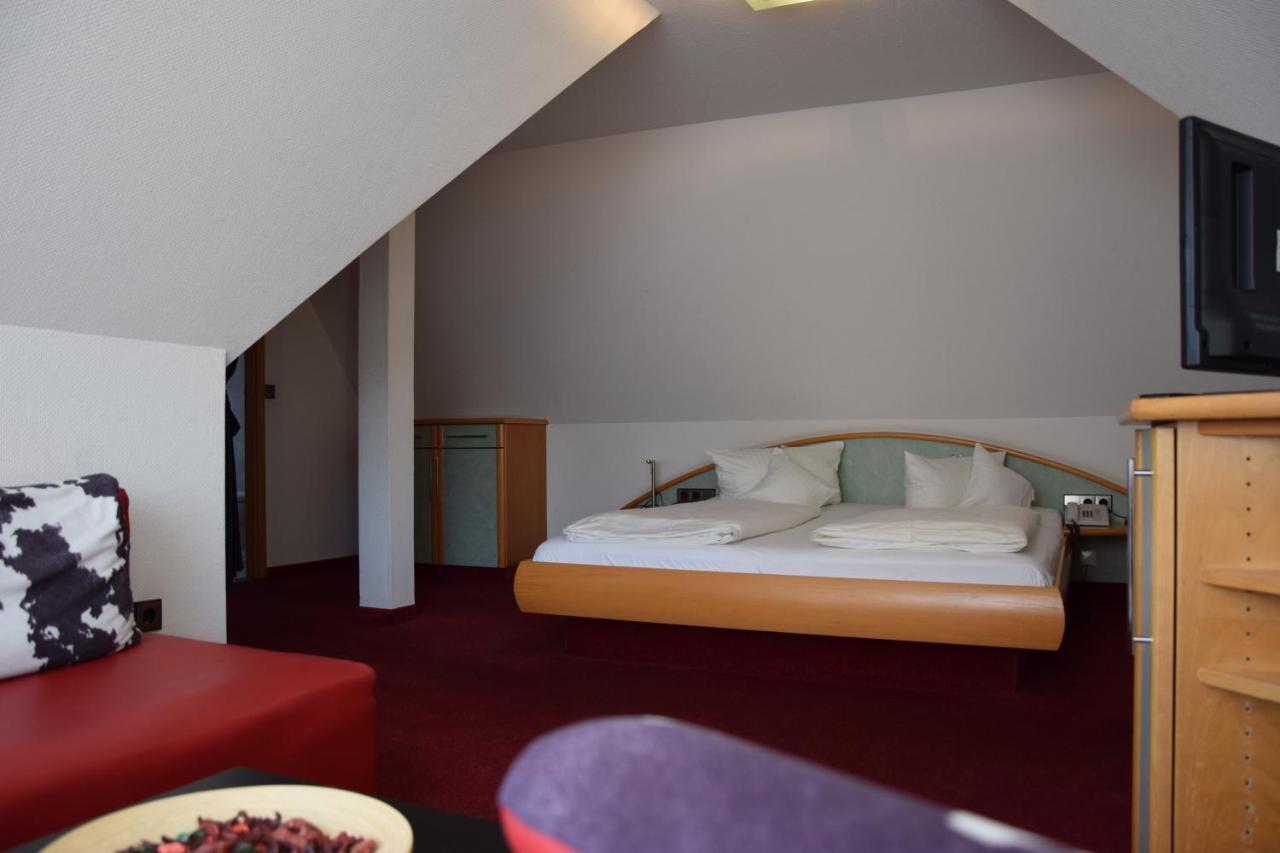 Hotel Roter Loewe Ульм Екстер'єр фото